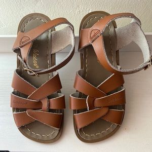 Brown Salt Water Sandals, girls’ size 11